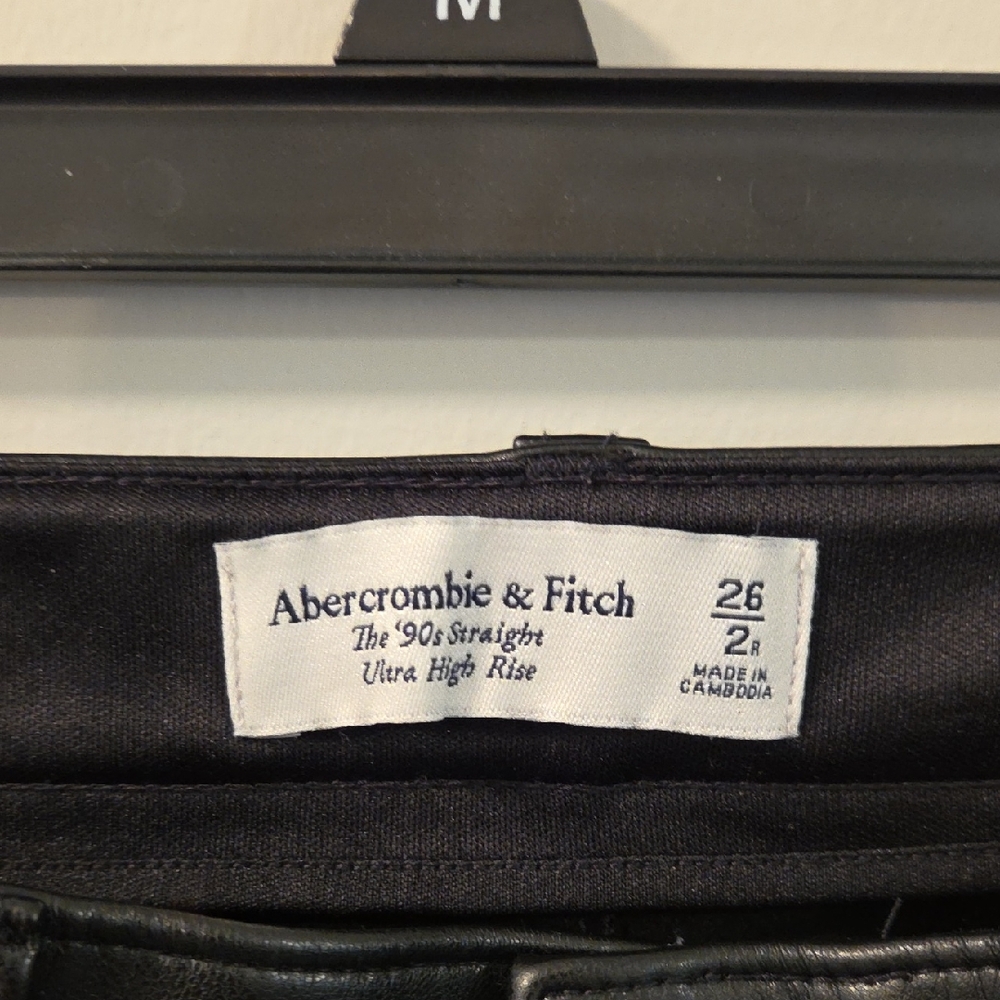Abercrombie & Fitch 90s Straight Ultra High Rise Black Pants Size 26